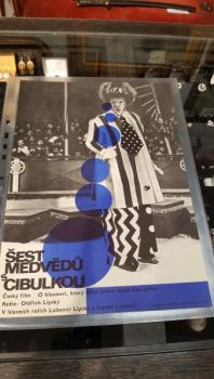 Šest medvědů s Cibulkou  Šest medvědů s Cibulkou
